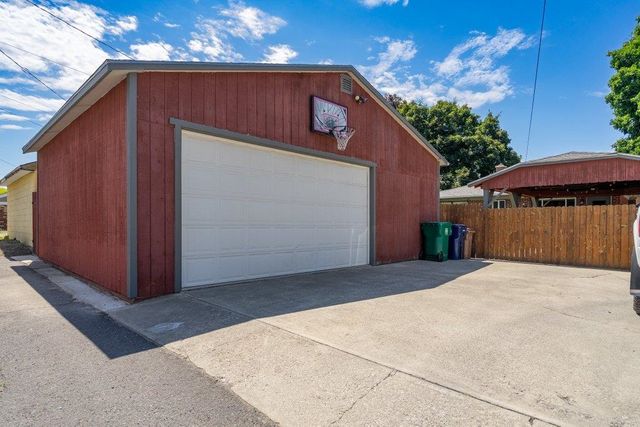 4518 N WALNUT St, Spokane, WA 99205