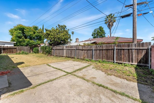 2163 65th Ave, Sacramento, CA 95822