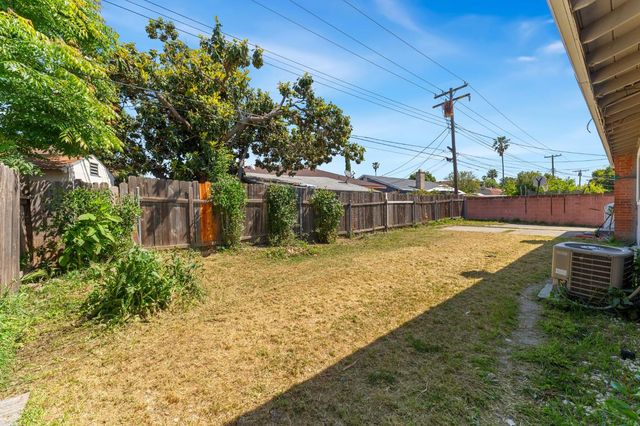 2163 65th Ave, Sacramento, CA 95822