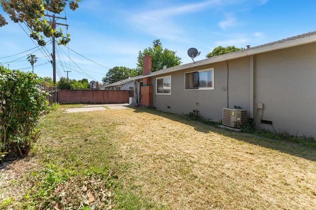 2163 65th Ave, Sacramento, CA 95822