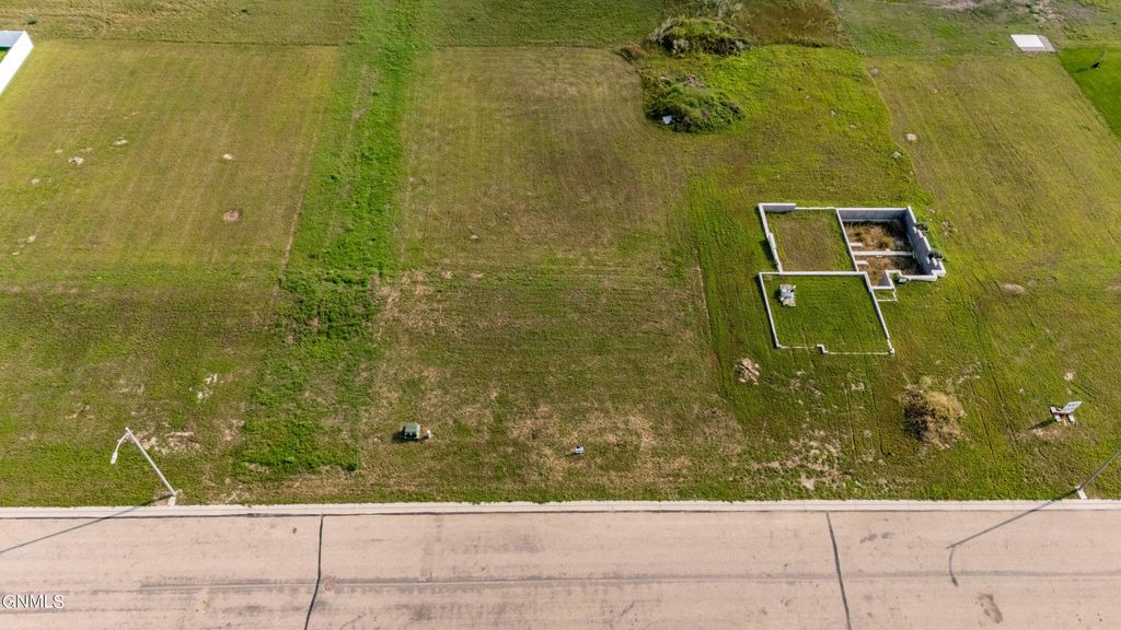 5319 Hendrickson photo 3