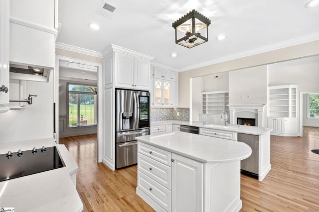 10445 New Cut Road, Campobello, SC 29322