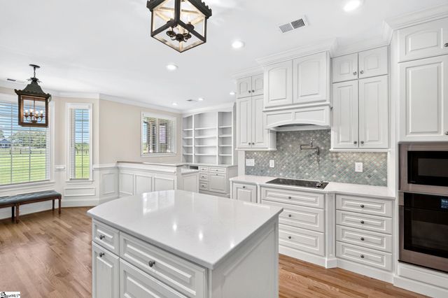 10445 New Cut Road, Campobello, SC 29322