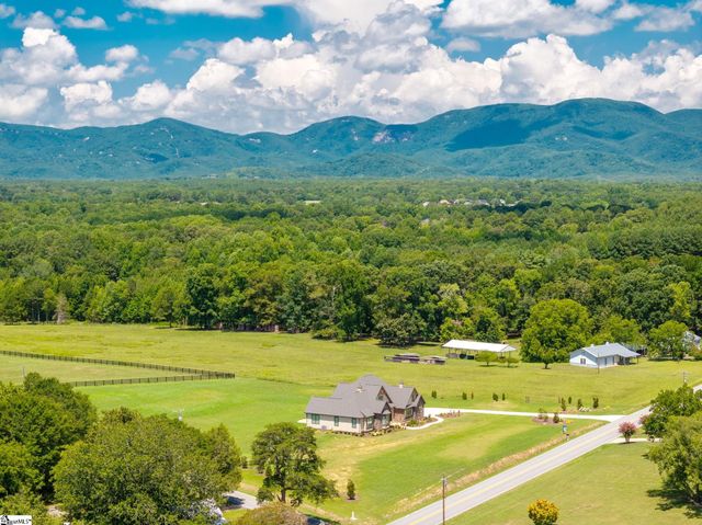10445 New Cut Road, Campobello, SC 29322