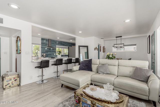 1814 W THOMAS Road, Phoenix, AZ 85015