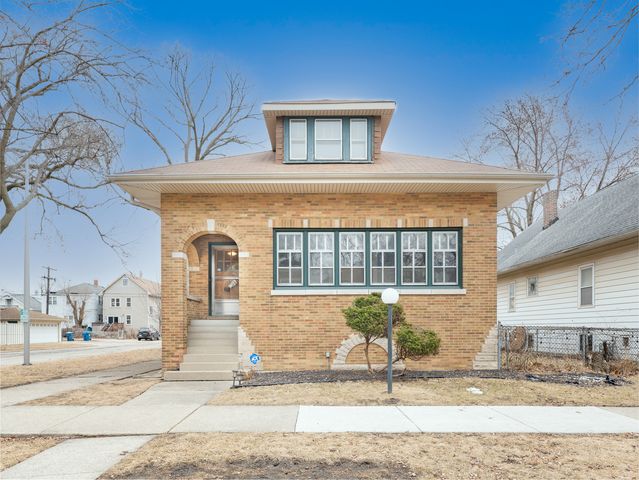 900 Lathrop Avenue, Forest Park, IL 60130