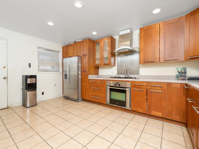 900 Lathrop Avenue, Forest Park, IL 60130