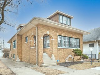 900 Lathrop Avenue, Forest Park, IL 60130