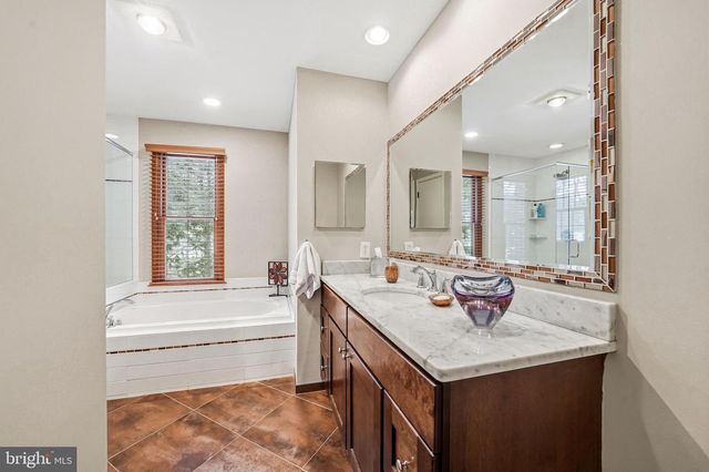 47 TENBY CHASE DR, Voorhees, NJ 08043
