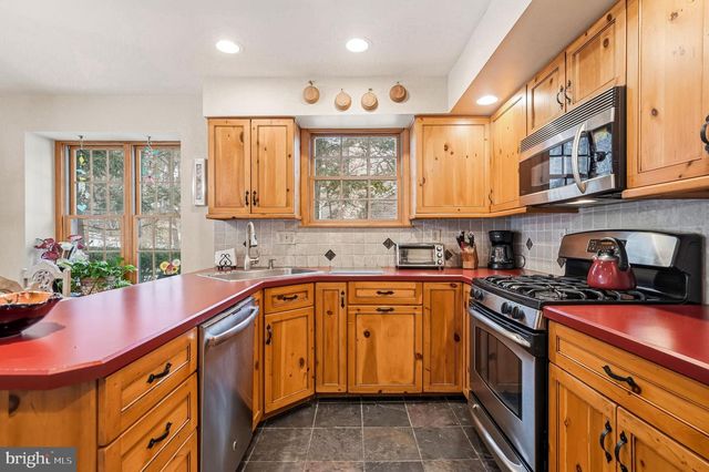 47 TENBY CHASE DR, Voorhees, NJ 08043