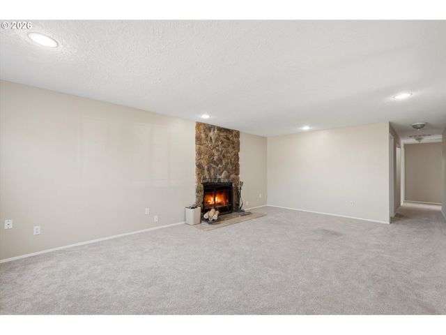 6518 Se 93RD Ave, Portland, OR 97266