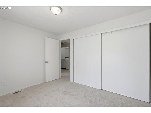 6518 Se 93RD Ave, Portland, OR 97266
