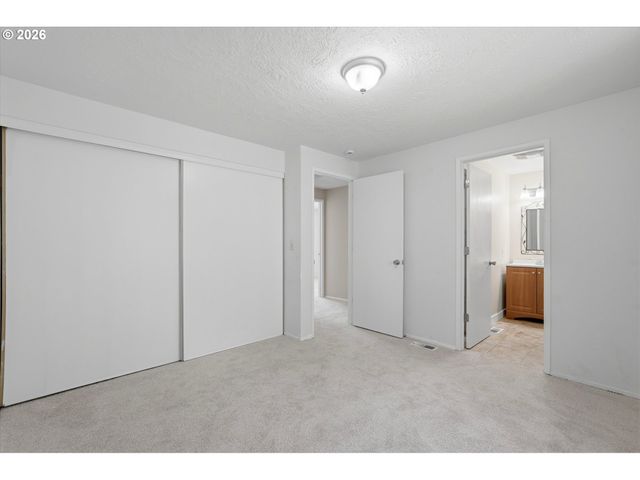 6518 Se 93RD Ave, Portland, OR 97266