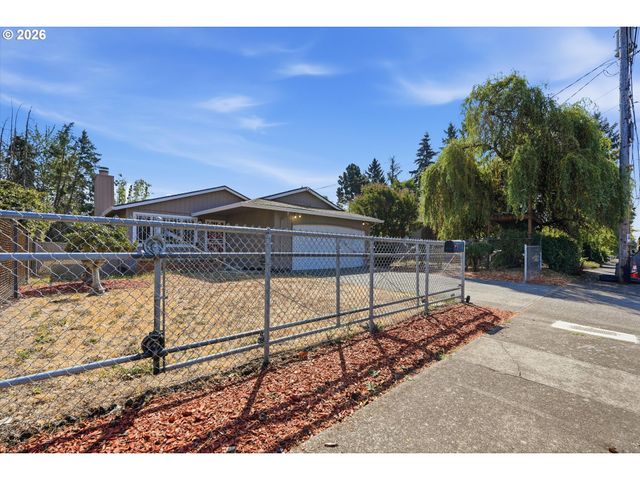 6518 Se 93RD Ave, Portland, OR 97266
