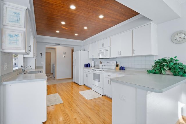 9208 WATER HAZARD DRIVE, Hudson, FL 34667