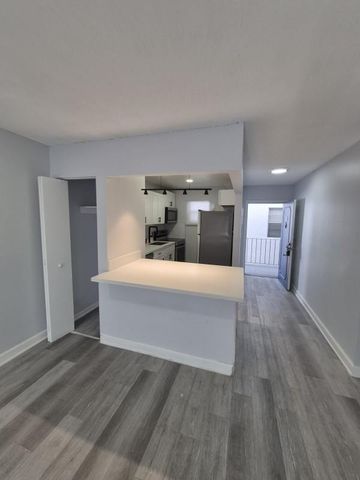 5525 SW 41st St 101, Hollywood, FL 33023