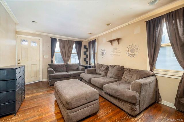 882 Ocean Street, Baldwin Harbor, NY 11510