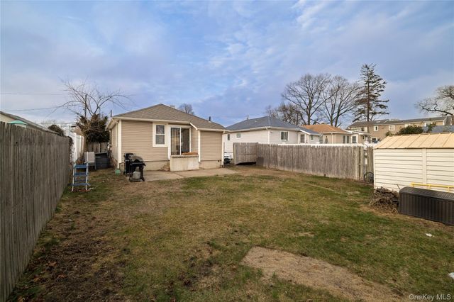 882 Ocean Street, Baldwin Harbor, NY 11510