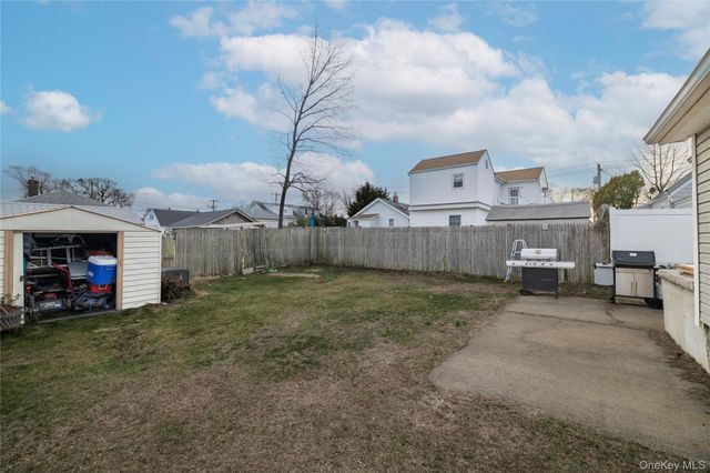 882 Ocean Street, Baldwin Harbor, NY 11510