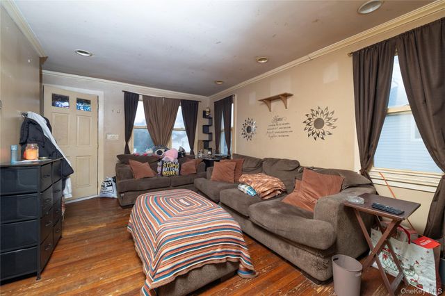 882 Ocean Street, Baldwin Harbor, NY 11510