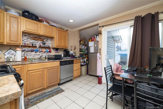 882 Ocean Street, Baldwin Harbor, NY 11510