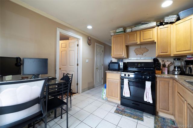 882 Ocean Street, Baldwin Harbor, NY 11510