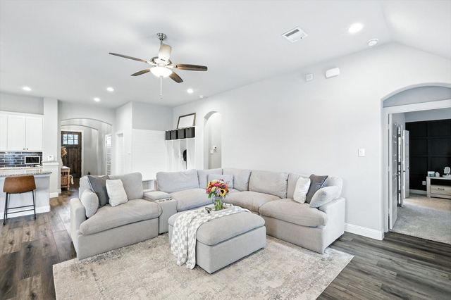 705 Chaparral Road, Sanger, TX 76266