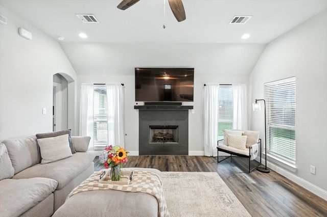 705 Chaparral Road, Sanger, TX 76266