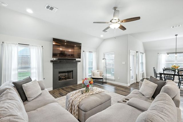 705 Chaparral Road, Sanger, TX 76266