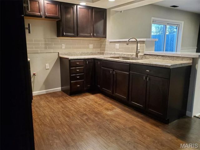 27 E Adams Drive, Cahokia, IL 62206