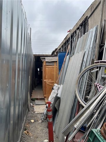 5739 Long Beach Avenue, Los Angeles, CA 90058