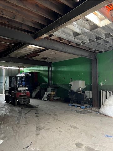 5739 Long Beach Avenue, Los Angeles, CA 90058