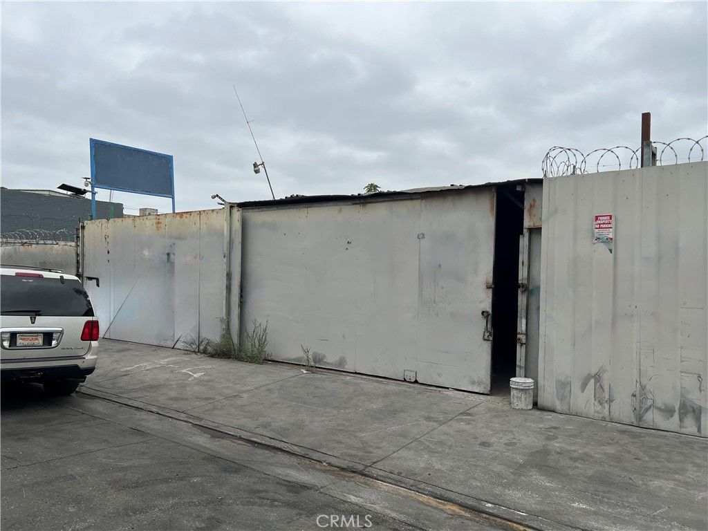 5739 Long Beach Avenue, Los Angeles, CA 90058