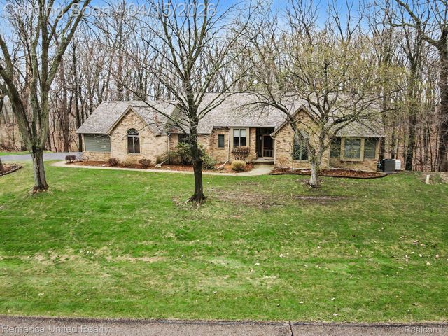 5440 Glenway Drive, Genoa Township, MI 48116