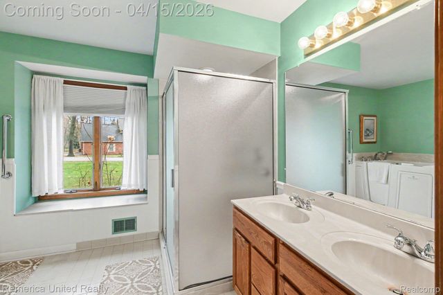 5440 Glenway Drive, Genoa Township, MI 48116