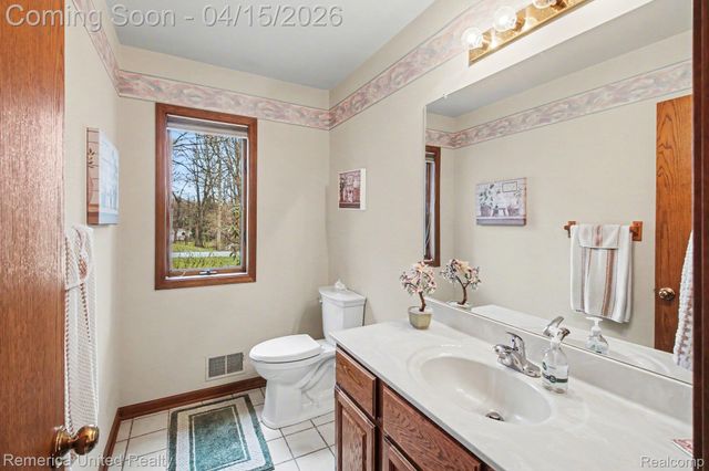 5440 Glenway Drive, Genoa Township, MI 48116