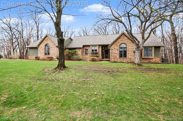 5440 Glenway Drive, Genoa Township, MI 48116