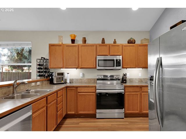 4214 HEINS Ct, Eugene, OR 97402