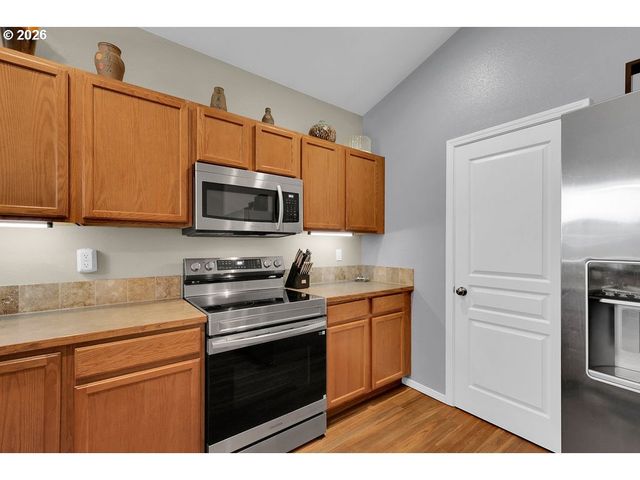 4214 HEINS Ct, Eugene, OR 97402