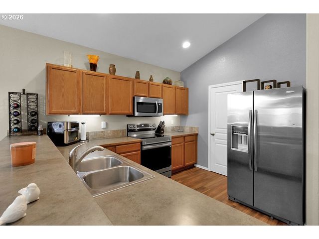 4214 HEINS Ct, Eugene, OR 97402