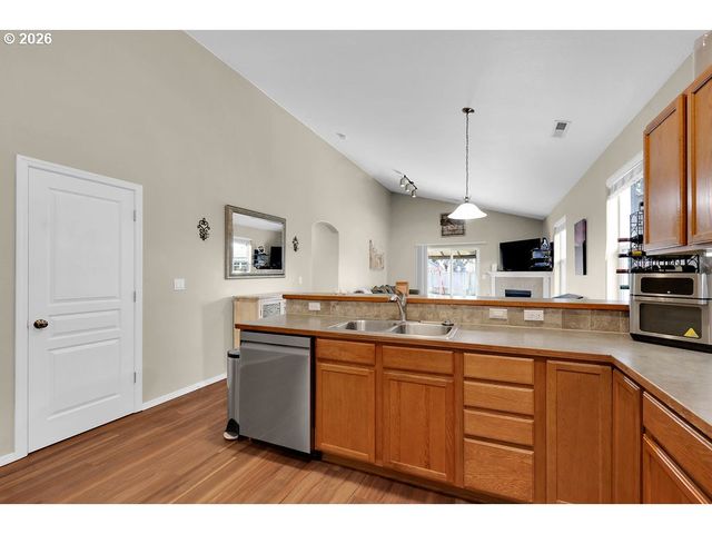 4214 HEINS Ct, Eugene, OR 97402