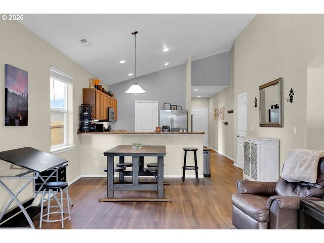 4214 HEINS Ct, Eugene, OR 97402