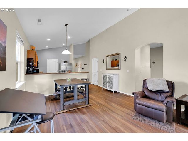 4214 HEINS Ct, Eugene, OR 97402