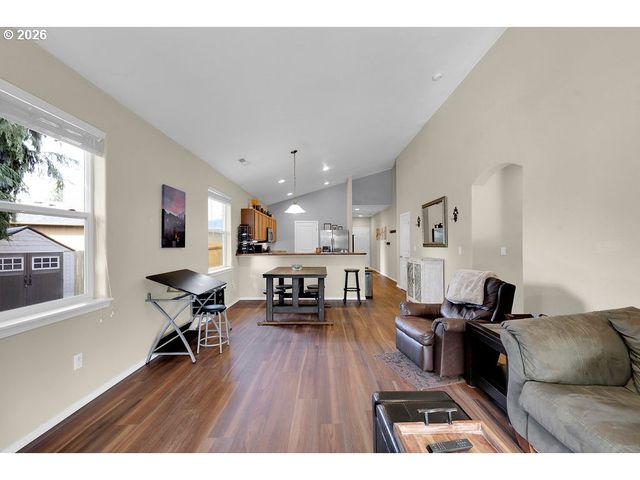 4214 HEINS Ct, Eugene, OR 97402