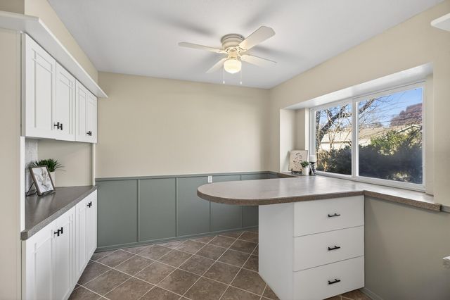 8220 E Peach Tree Ln, Wichita, KS 67207