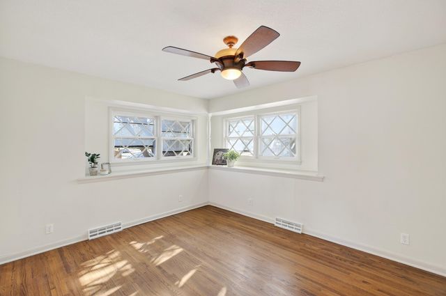 8220 E Peach Tree Ln, Wichita, KS 67207