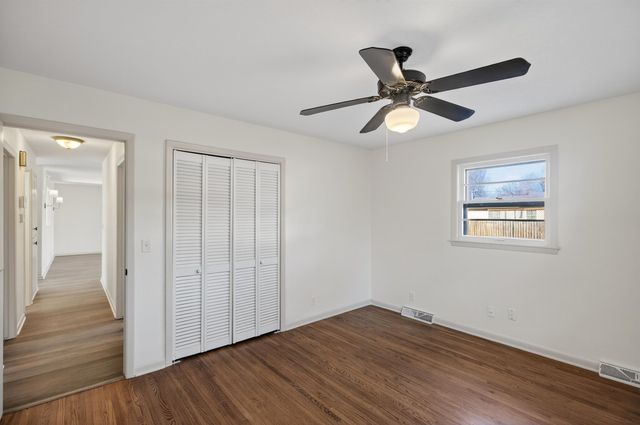 8220 E Peach Tree Ln, Wichita, KS 67207