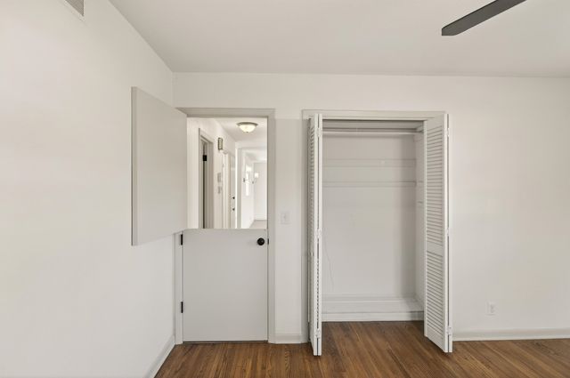 8220 E Peach Tree Ln, Wichita, KS 67207