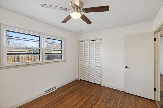 8220 E Peach Tree Ln, Wichita, KS 67207