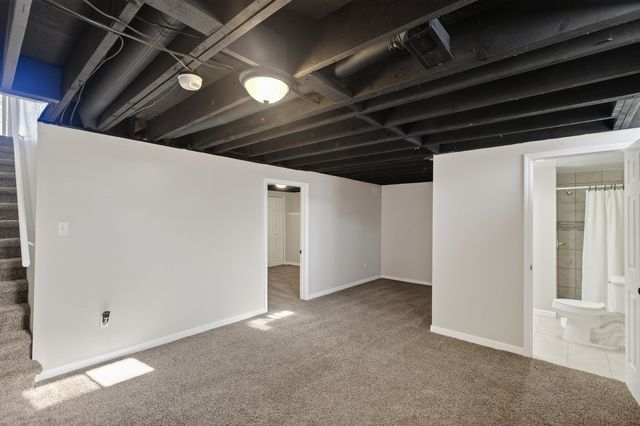 8220 E Peach Tree Ln, Wichita, KS 67207